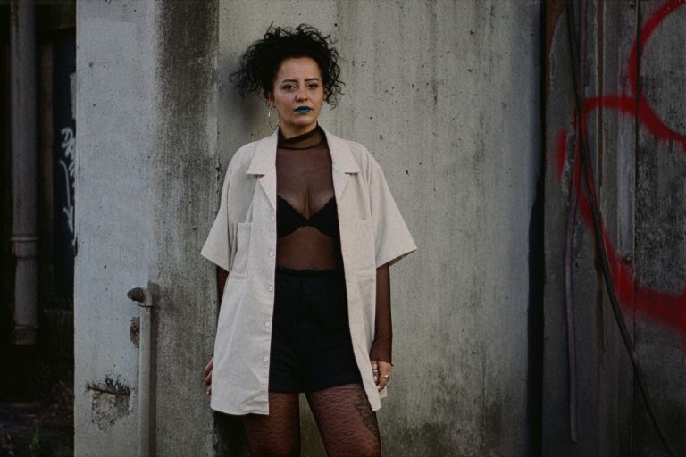 Loops & Mutations: El Kontessa on Sampling Cairo’s Chaos