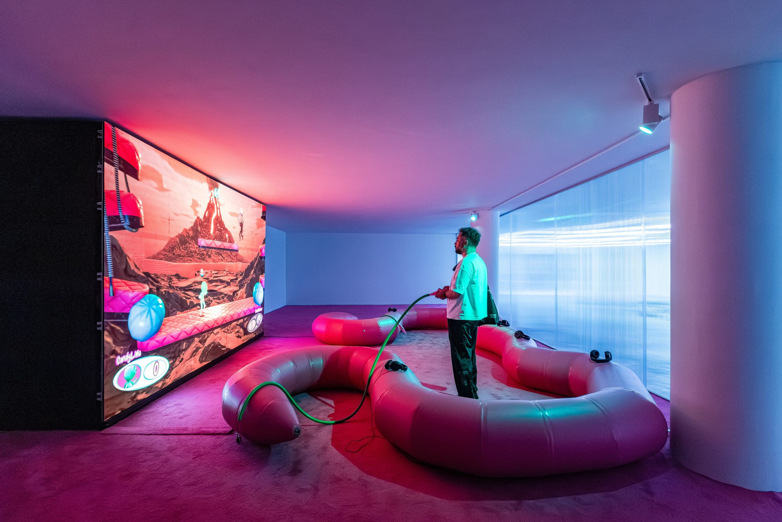 Inglorious Screens: Digital Culture Is Sara Sadik's Mother Tongue
