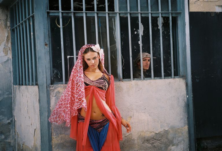 Elyanna Drops the Progressive, Stadium-Pop Single ‘BOSA’